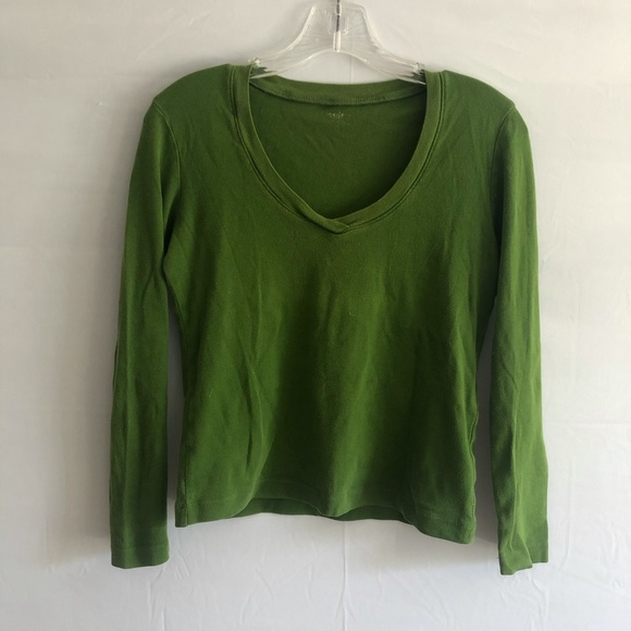 Green vneck - Picture 1 of 3